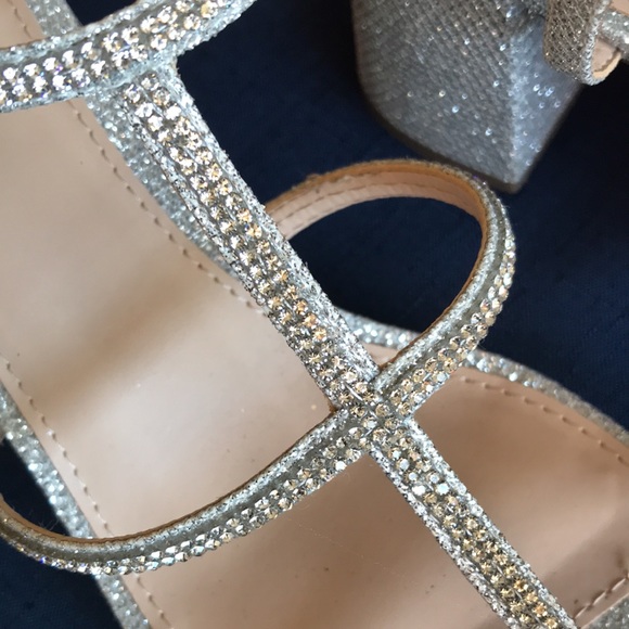 Gorgeous sparkly silver heels - Picture 3 of 6